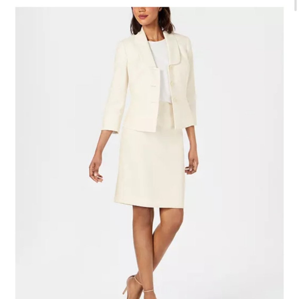 Diamond Texture Three Button Skirt Suit